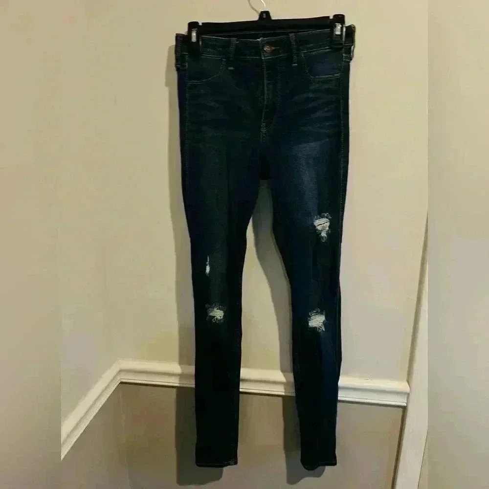 Hollister Distressed hight rise jeans lagging advanced stretch‎ W27 L30